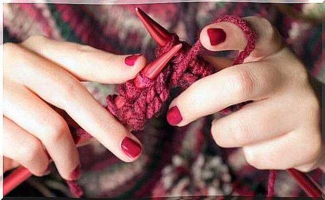 Knitting: the therapeutic power of weaving yarns