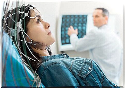 woman doing electroencephalogram