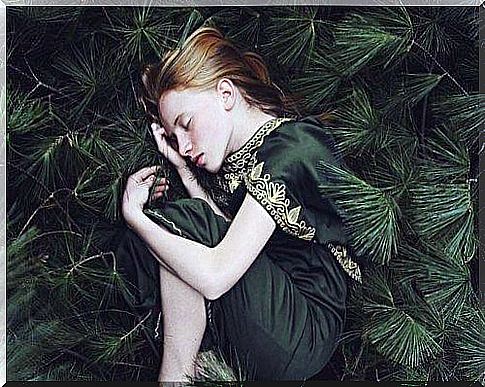 girl-sleeping-forest